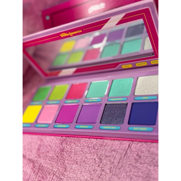 New! Girl Talk Trixie Mattel Cosmetics Eyeshadow Palette BNIB NWT NIB - Picture 1 of 7